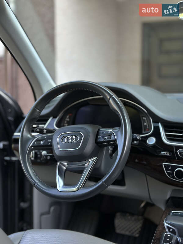 Внедорожник / Кроссовер Audi Q7 2016 в Хмельницком