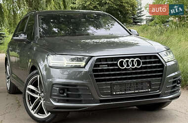 Позашляховик / Кросовер Audi Q7 2017 в 