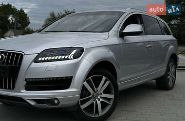 Внедорожник / Кроссовер Audi Q7 2015 в 
