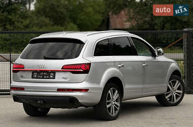 Внедорожник / Кроссовер Audi Q7 2015 в 