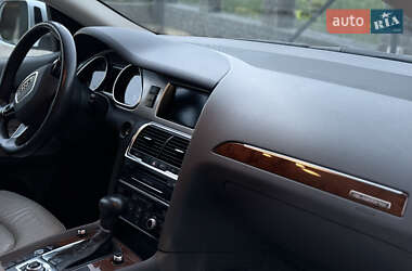 Внедорожник / Кроссовер Audi Q7 2015 в 