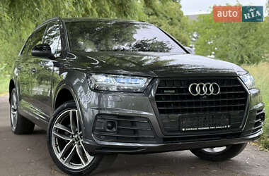 Внедорожник / Кроссовер Audi Q7 2017 в Ровно