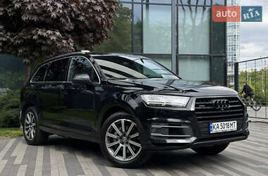 Внедорожник / Кроссовер Audi Q7 2018 в 