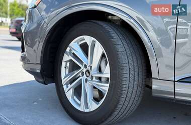 Внедорожник / Кроссовер Audi Q7 2022 в 