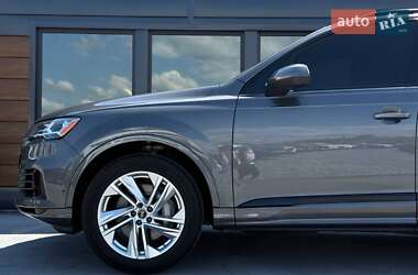 Внедорожник / Кроссовер Audi Q7 2022 в 