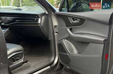 Внедорожник / Кроссовер Audi Q7 2022 в 