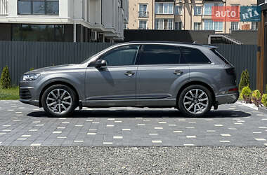 Внедорожник / Кроссовер Audi Q7 2017 в 