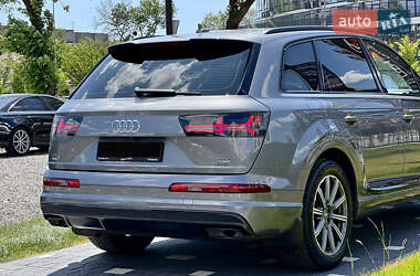 Внедорожник / Кроссовер Audi Q7 2017 в 