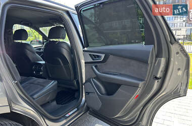 Внедорожник / Кроссовер Audi Q7 2017 в 