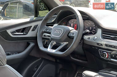 Внедорожник / Кроссовер Audi Q7 2017 в 