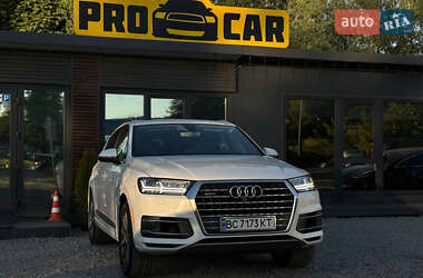 Внедорожник / Кроссовер Audi Q7 2015 в 