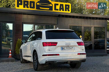 Внедорожник / Кроссовер Audi Q7 2015 в 