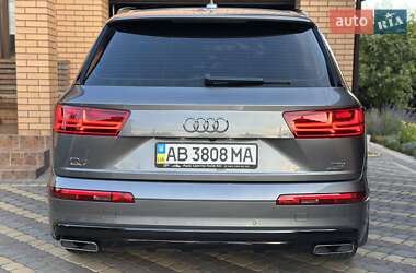 Внедорожник / Кроссовер Audi Q7 2017 в 