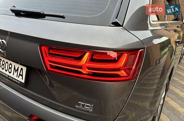 Внедорожник / Кроссовер Audi Q7 2017 в 