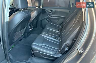 Внедорожник / Кроссовер Audi Q7 2017 в 