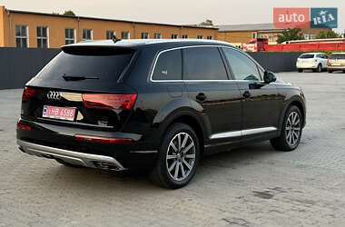 Позашляховик / Кросовер Audi Q7 2017 в 