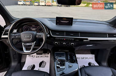 Позашляховик / Кросовер Audi Q7 2017 в 