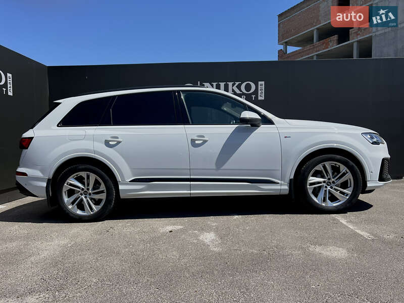 Внедорожник / Кроссовер Audi Q7 2022 в Львове