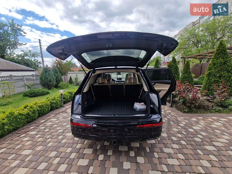 Внедорожник / Кроссовер Audi Q7 2017 в Кропивницком