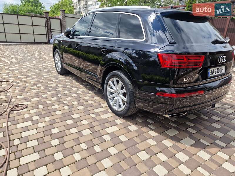 Внедорожник / Кроссовер Audi Q7 2017 в Кропивницком