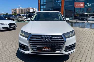 Внедорожник / Кроссовер Audi Q7 2016 в 