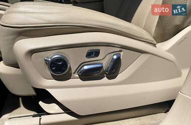 Внедорожник / Кроссовер Audi Q7 2016 в 