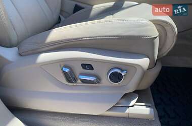 Внедорожник / Кроссовер Audi Q7 2016 в 