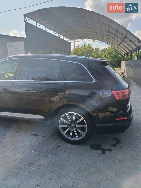 Внедорожник / Кроссовер Audi Q7 2016 в Шишаки