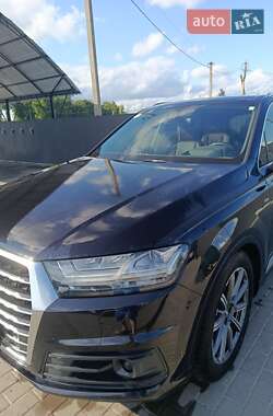 Внедорожник / Кроссовер Audi Q7 2016 в 