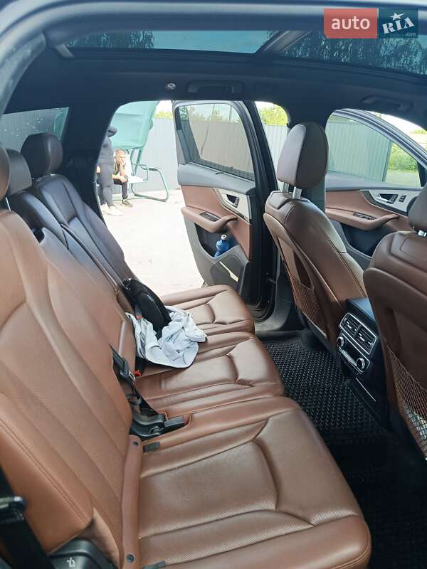 Внедорожник / Кроссовер Audi Q7 2016 в Шишаки