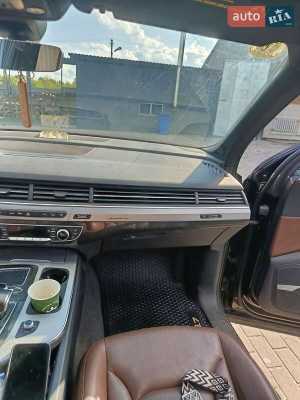 Внедорожник / Кроссовер Audi Q7 2016 в Шишаки