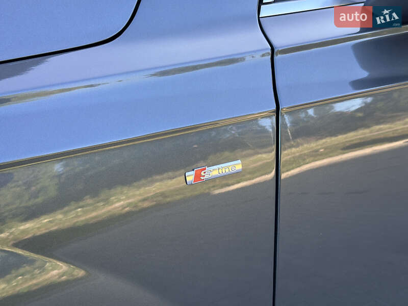 Позашляховик / Кросовер Audi Q7 2016 в Рівному