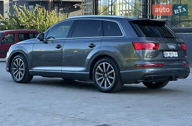 Позашляховик / Кросовер Audi Q7 2016 в 