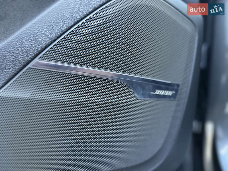 Позашляховик / Кросовер Audi Q7 2016 в Рівному