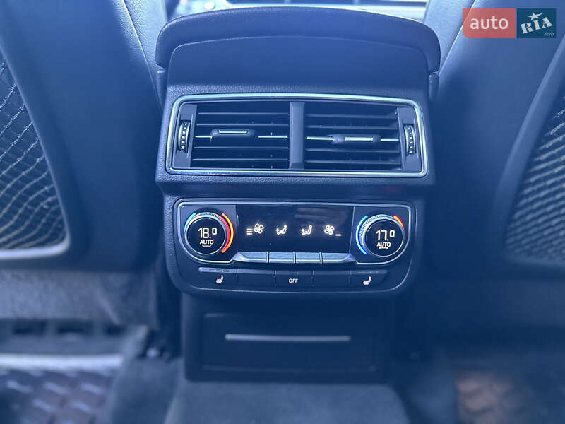 Позашляховик / Кросовер Audi Q7 2016 в Рівному