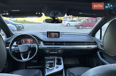Позашляховик / Кросовер Audi Q7 2016 в 