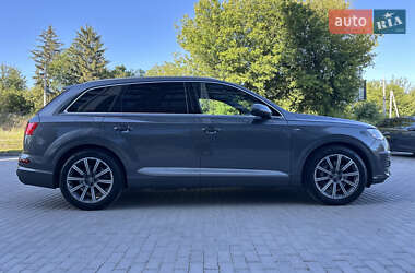 Позашляховик / Кросовер Audi Q7 2016 в 
