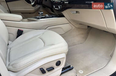 Внедорожник / Кроссовер Audi Q7 2016 в 