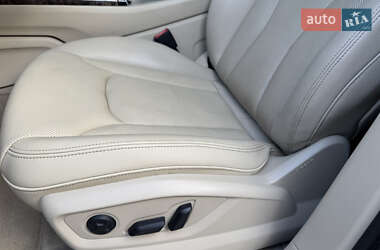 Внедорожник / Кроссовер Audi Q7 2016 в 