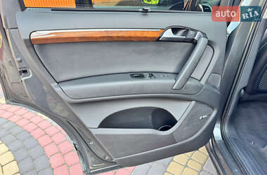 Позашляховик / Кросовер Audi Q7 2015 в 