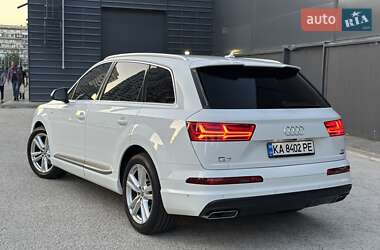 Позашляховик / Кросовер Audi Q7 2017 в 