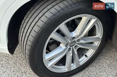 Позашляховик / Кросовер Audi Q7 2017 в 
