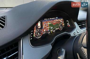 Позашляховик / Кросовер Audi Q7 2017 в 