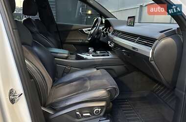 Позашляховик / Кросовер Audi Q7 2017 в 