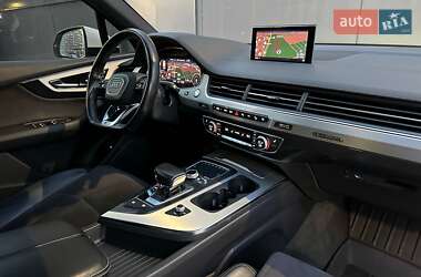 Позашляховик / Кросовер Audi Q7 2017 в 