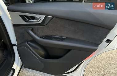 Позашляховик / Кросовер Audi Q7 2017 в 