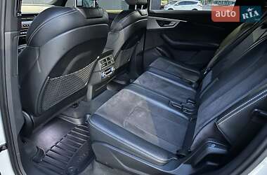 Позашляховик / Кросовер Audi Q7 2017 в 