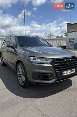 Внедорожник / Кроссовер Audi Q7 2018 в 