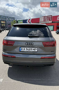 Внедорожник / Кроссовер Audi Q7 2018 в 