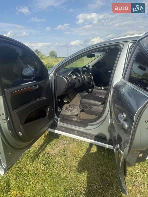 Внедорожник / Кроссовер Audi Q7 2008 в Радомышле
